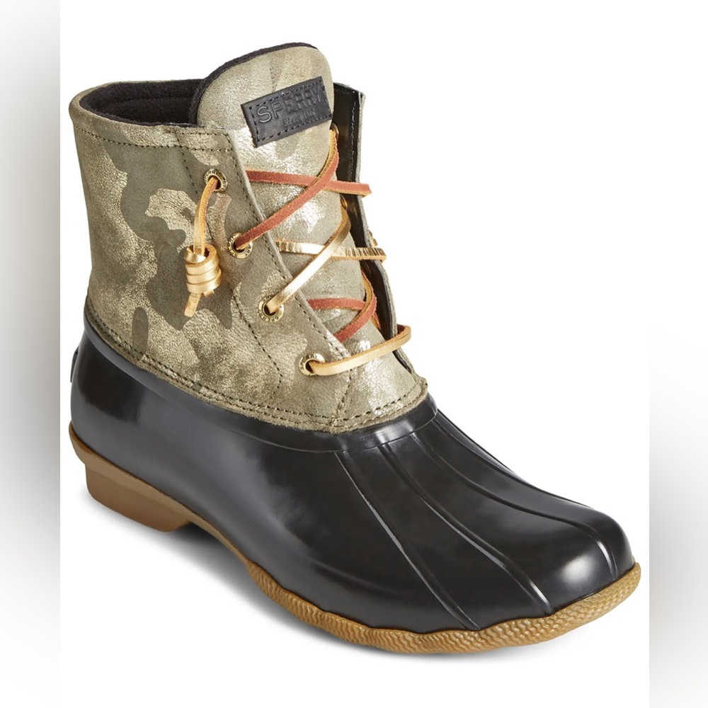Saltwater Water Resistant Duck Boot Camo/gold w/ box